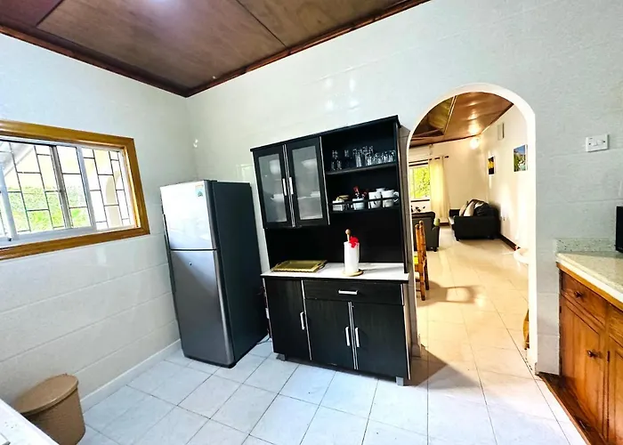 Horská chata 88 Days Self Catering Holidays & Baie Lazare (Mahe)